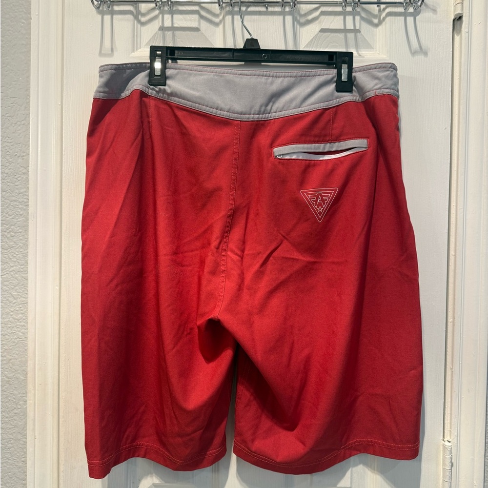 🩳 🌺🔥American Fighter Board Shorts Men’s Swim Trunks Surf Athletic Beach-Size 36 - Picture 3 of 5